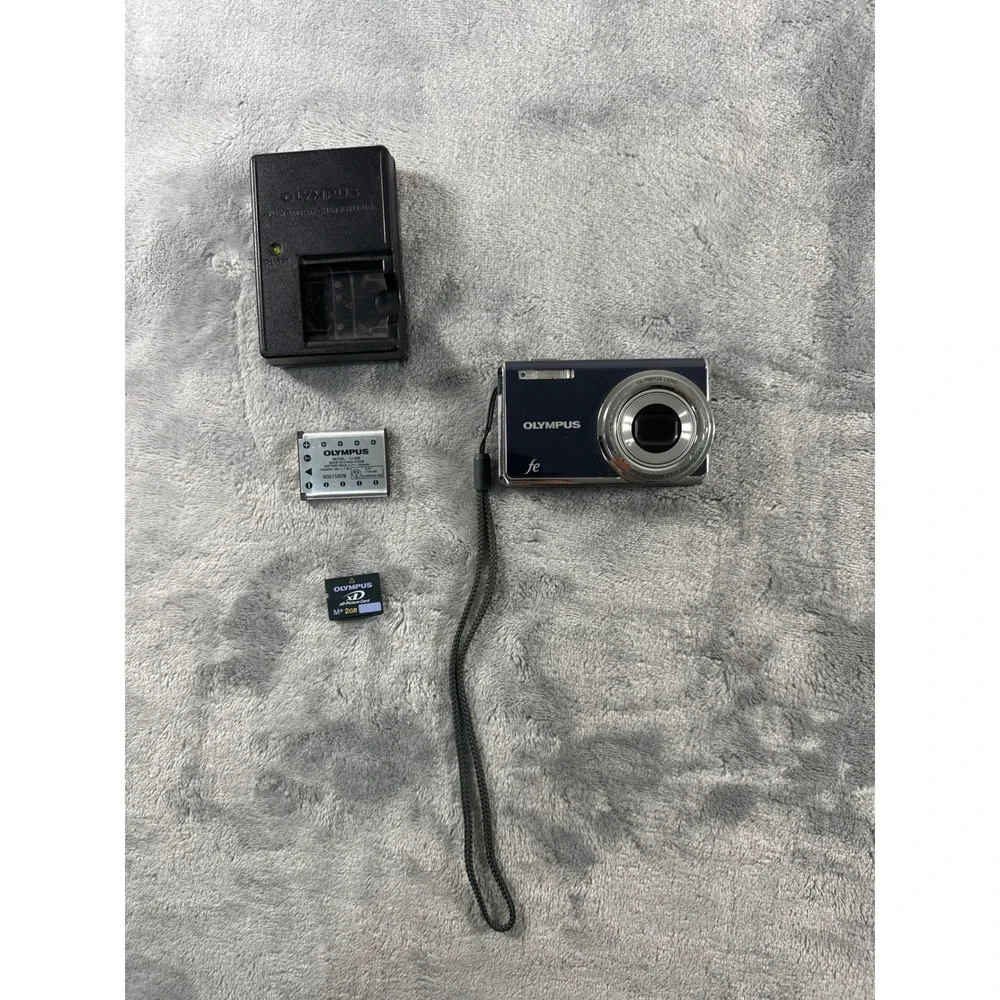 Olympus FE-5020 12MP Digital Camera Blue 5x Wide Optical Zoom Bundle xD Card